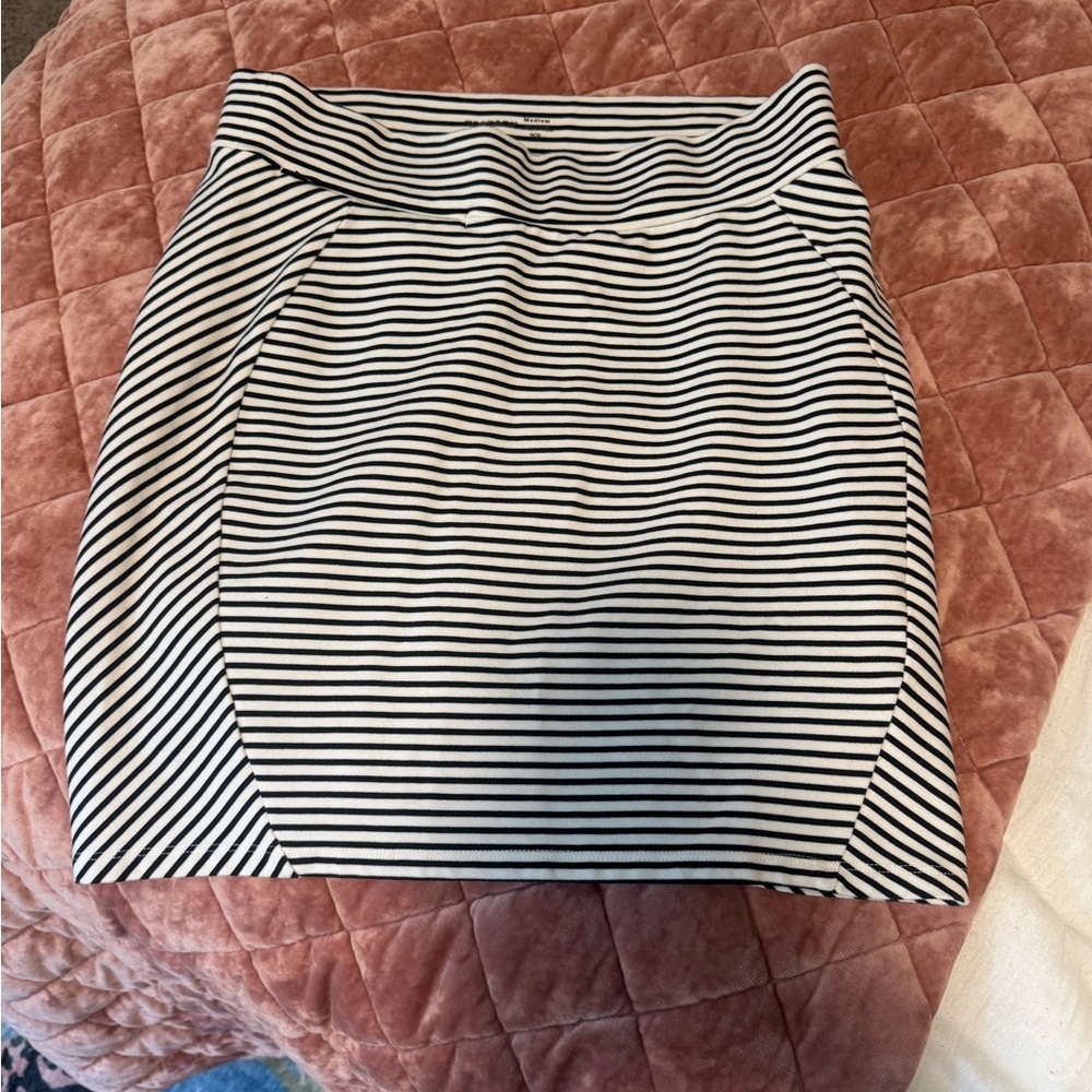 Toad and Co Striped Black and White Women's Skirt Medium